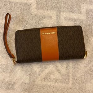 Michael Kors all leather wallet